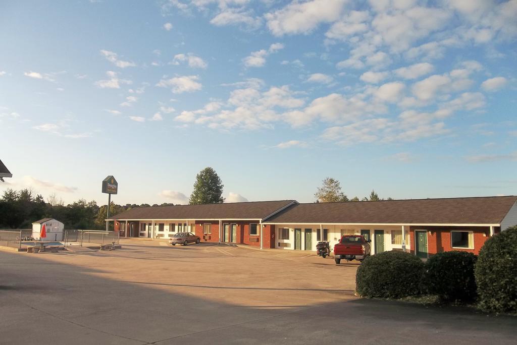 Douglas Inn & Suites, Blue Ridge, Ga Eksteriør bilde